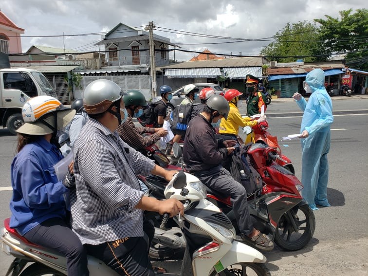 Hàng trăm người rời TP.HCM về các tỉnh Tây Nguyên phải quay đầu xe - ảnh 9