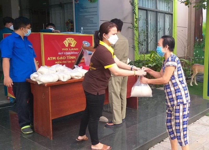 TP Thủ Đức tổ chức đổi rác lấy gạo, duy trì 'ATM gạo' miễn phí  - ảnh 2