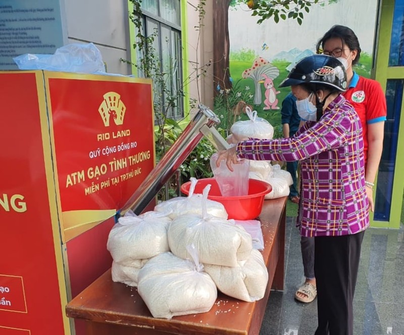 TP Thủ Đức tổ chức đổi rác lấy gạo, duy trì 'ATM gạo' miễn phí  - ảnh 3