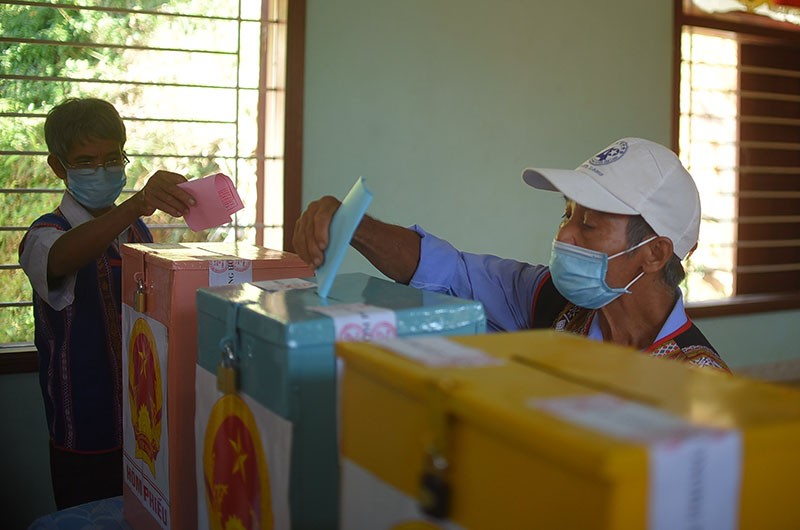 10 làng xa xôi nhất ở Bình Định bỏ phiếu bầu cử sớm - ảnh 4