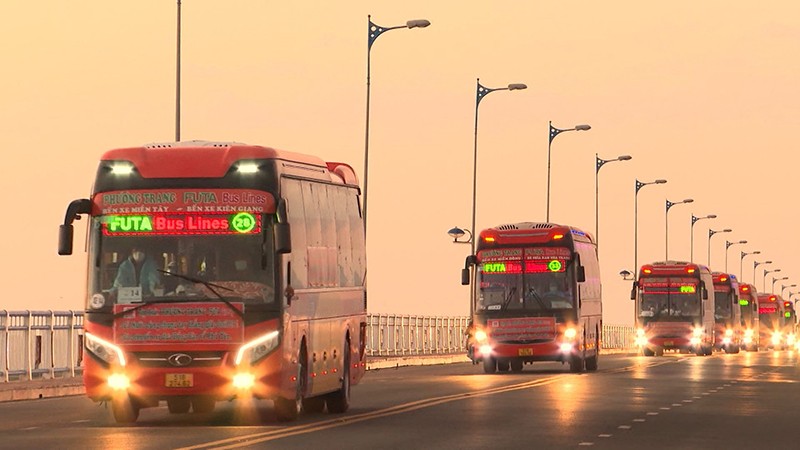 Phú Yên đưa gần 17.000 người về quê trên 730 chuyến xe nghĩa tình - ảnh 5