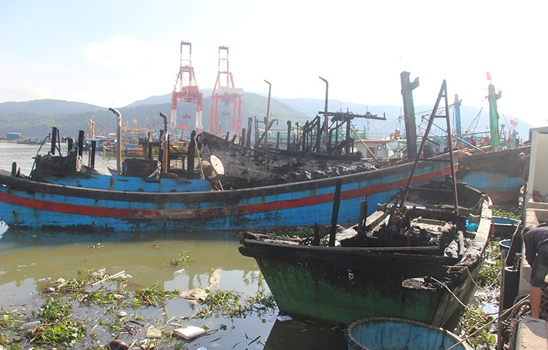 Điều tra 5 tàu cá bị cháy rụi, thiệt hại nhiều tỉ đồng - ảnh 3