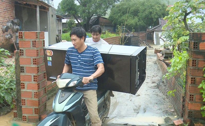 Bình Định tiếp tục khẩn cấp sơ tán dân vì núi Cấm lại sạt lở - ảnh 4