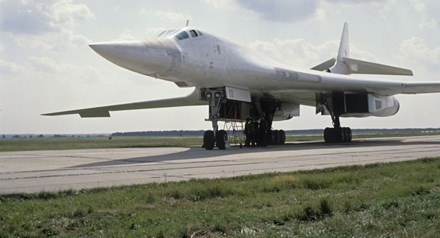 Vì sao Nga quyết hồi sinh ‘Thiên nga Trắng’ Tu-160 - ảnh 1