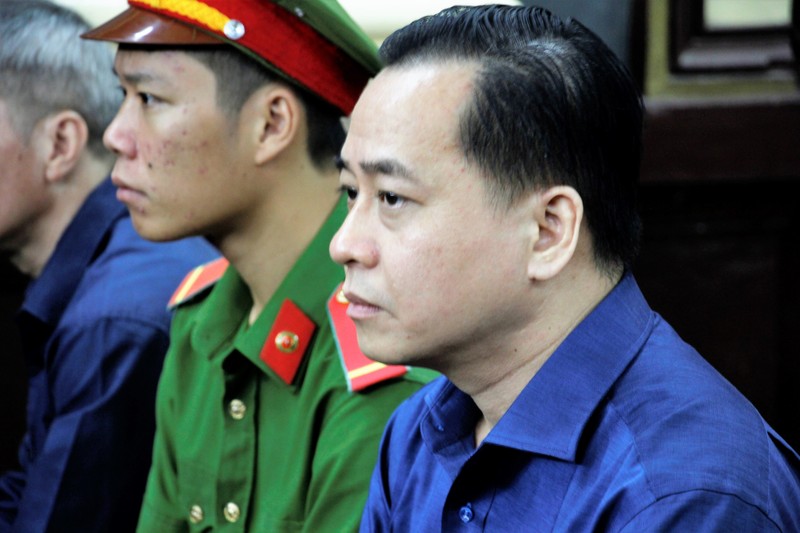 Vũ 'nhôm' lấy tính mạng vợ và 6 con ra 'đảm bảo lời khai' - ảnh 1