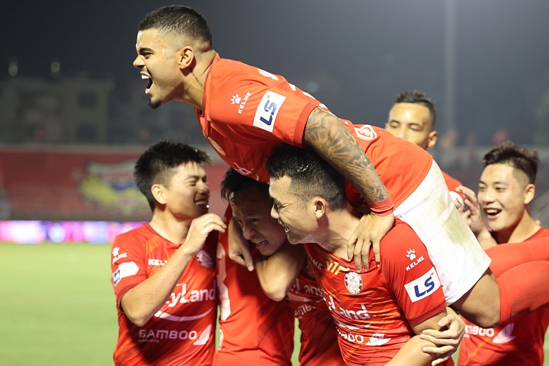 Dừng V-League, CLB sẽ bớt khủng hoảng, nhưng VPF sẽ mất hết - ảnh 2