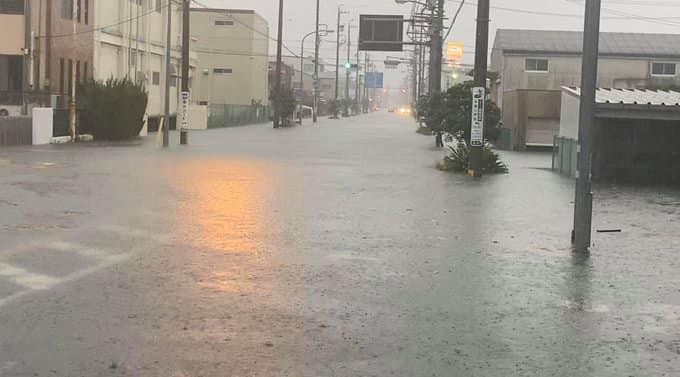Siêu bão Hagibis bắt đầu tàn phá Nhật Bản - ảnh 6