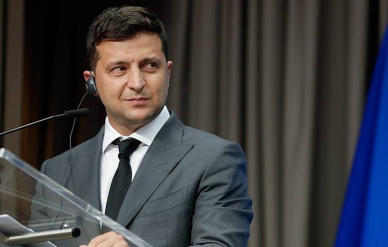 RT: Ông Zelensky sẵn sàng ‘thỏa hiệp’ về tình trạng của vùng Donbass và Crimea - ảnh 1