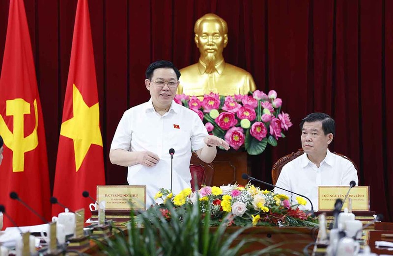 Chủ tịch Quốc hội Vương Đình Huệ làm việc và chúc tết ở Đồng Nai - ảnh 1