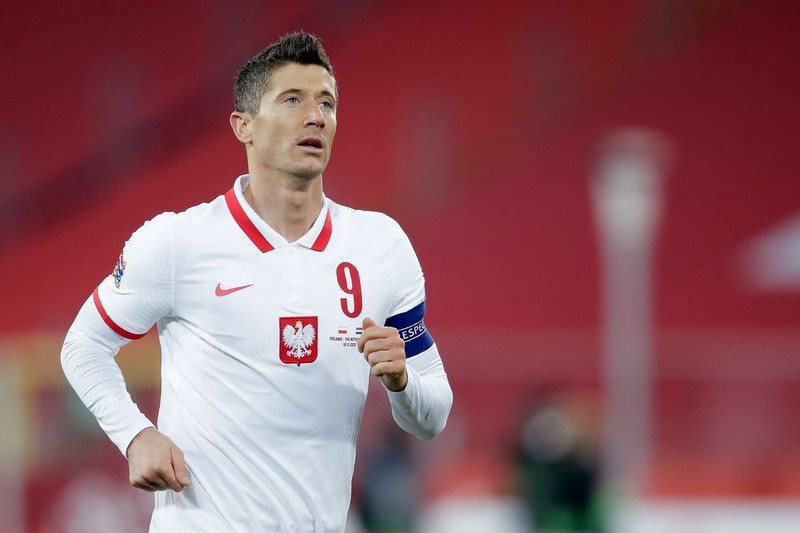 Lewandowski và đồng đội sợ “tên bay, đạn lạc” khi đá Play-off với Nga - ảnh 1