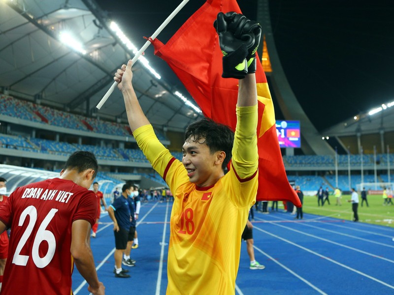 Chùm ảnh U-23 VN đăng quang Đông Nam Á tại Morodok sau khi đánh bại Thái Lan - ảnh 6