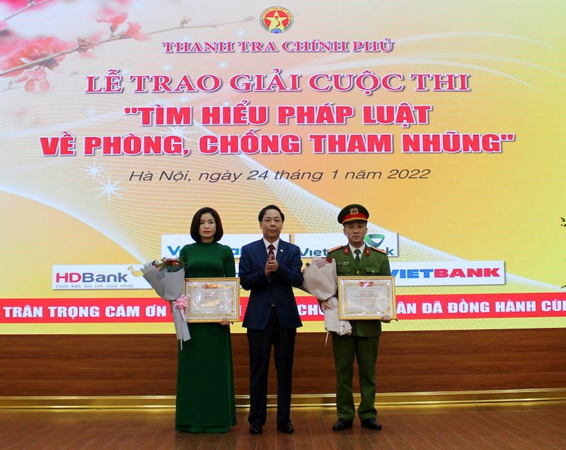 Trao giải Cuộc thi 'Tìm hiểu pháp luật về phòng, chống tham nhũng' - ảnh 1