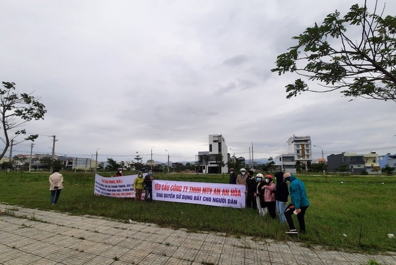 Quảng Nam: Người dân kéo đến dự án đòi sổ đỏ - ảnh 2