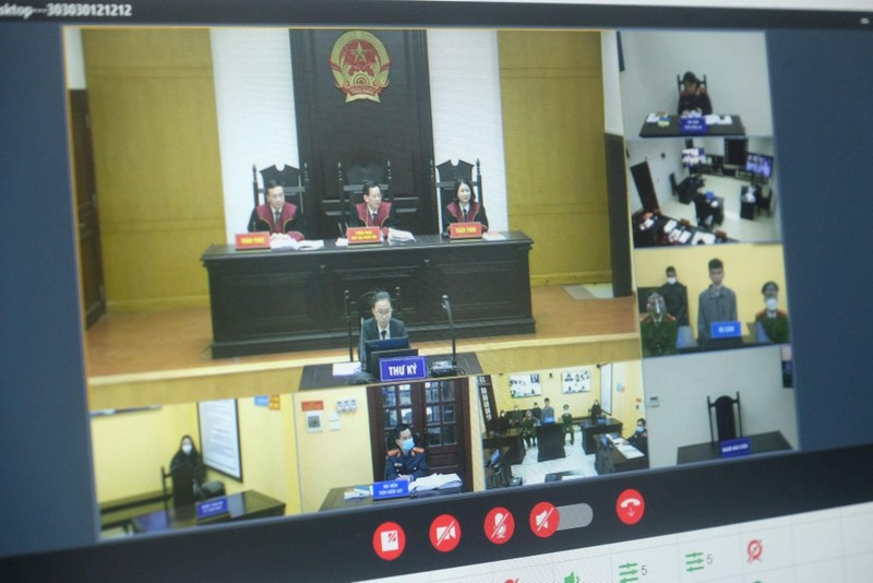 Chủ tịch Quốc hội quan sát phiên xử trực tuyến đầu tiên trên cả nước  - ảnh 1