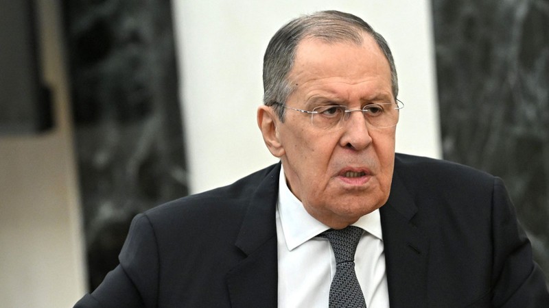 Ông Lavrov: Nga sẽ tiếp tục bóc mẽ tin giả về tình hình ở Ukraine  - ảnh 1