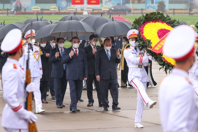 Lãnh đạo Đảng, Nhà nước vào Lăng viếng Chủ tịch Hồ Chí Minh dịp Tết Nhâm Dần - ảnh 2