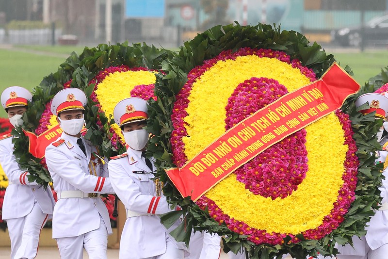 Lãnh đạo Đảng, Nhà nước vào Lăng viếng Chủ tịch Hồ Chí Minh dịp Tết Nhâm Dần - ảnh 5