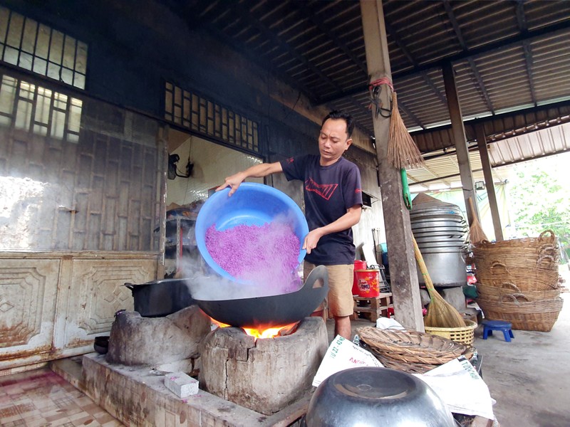 Bánh tét lá cẩm - phong vị ngày Tết đậm chất miền Tây - ảnh 6