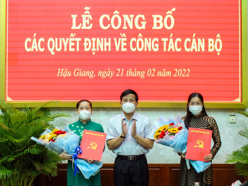 Hậu Giang: 1 Phó Giám đốc Sở Y tế nghỉ hưu trước tuổi - ảnh 1