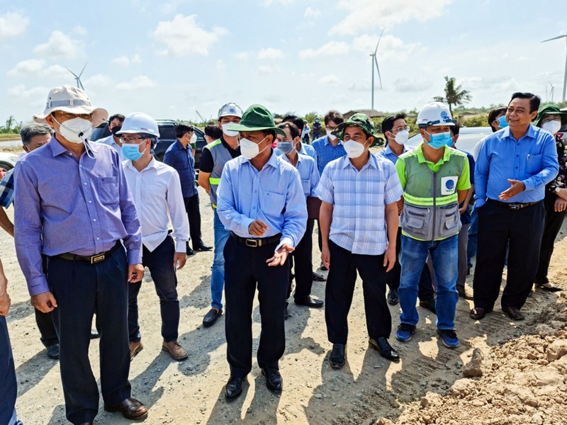 Chủ tịch Sóc Trăng chỉ đạo tháo gỡ vướng mắc tại các dự án điện gió ở Vĩnh Châu - ảnh 1