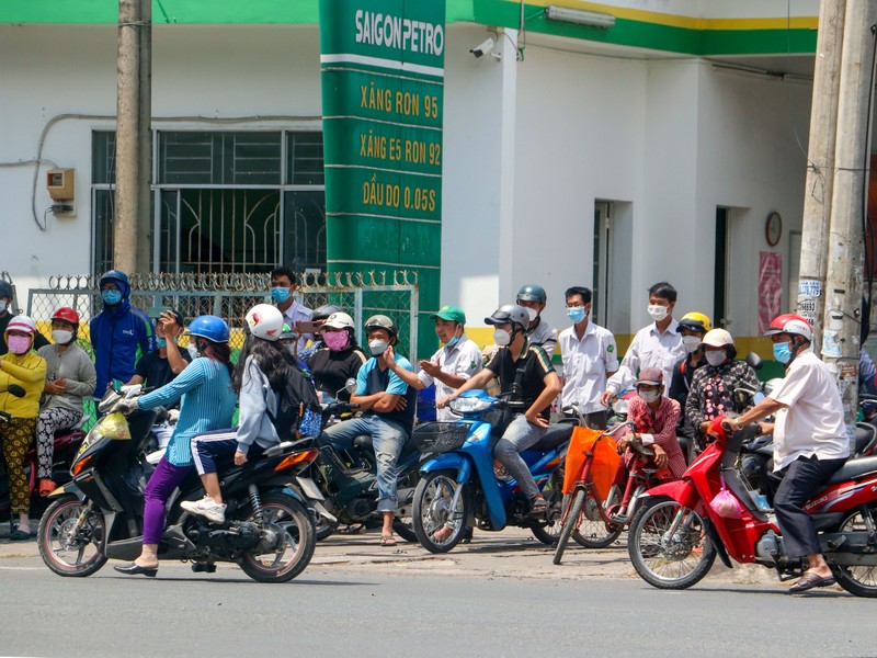 Xe tải va chạm với xe máy, 1 nữ sinh tử vong - ảnh 3