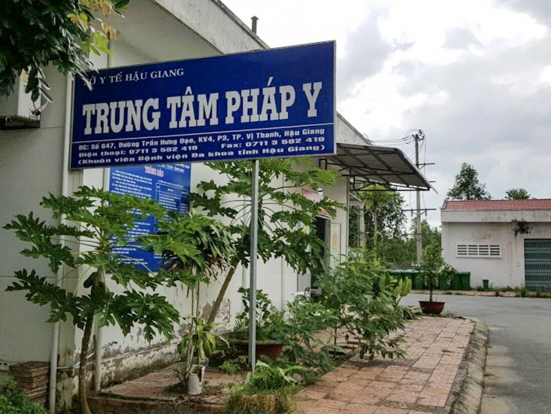 Giám đốc Trung tâm pháp y Hậu Giang bị kỷ luật cảnh cáo - ảnh 1