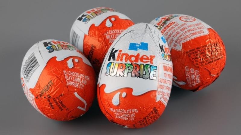 Rà soát, lấy mẫu kiểm nghiệm kẹo trứng Kinder Surprise tại Việt Nam - ảnh 1