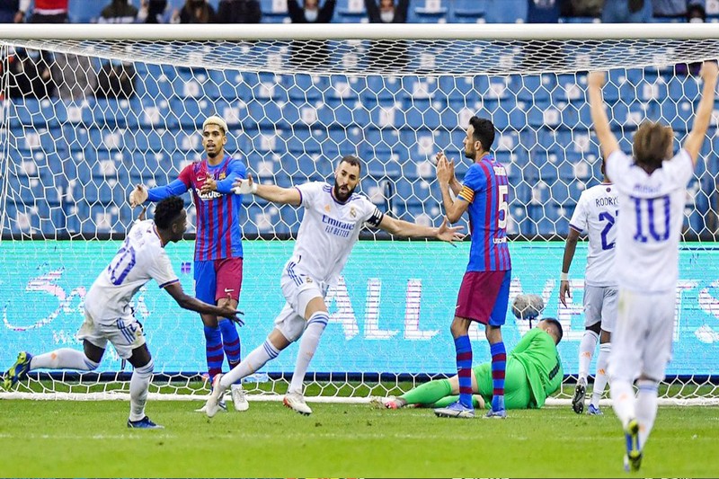 El Clasico “đại hạ giá” vì Messi và Ronaldo - ảnh 1