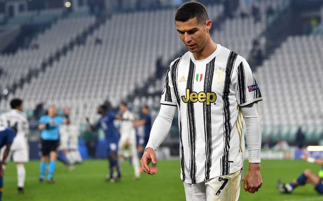 Ronaldo nổi nóng: ‘Cái quái gì đang xảy ra vậy?’ - ảnh 2
