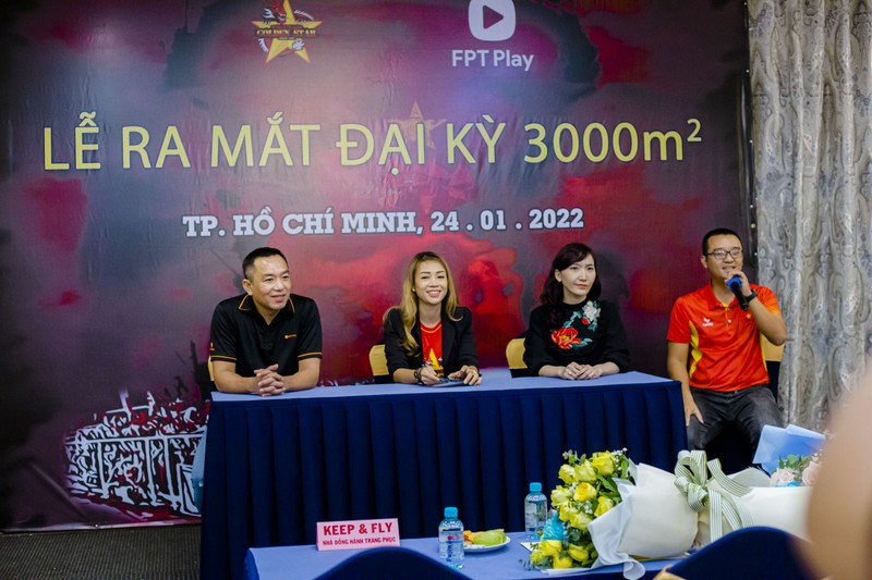 Kỳ thú lá cờ Việt Nam 3.000 m2, nặng 450kg và hành trình ra sân Mỹ Đình - ảnh 1