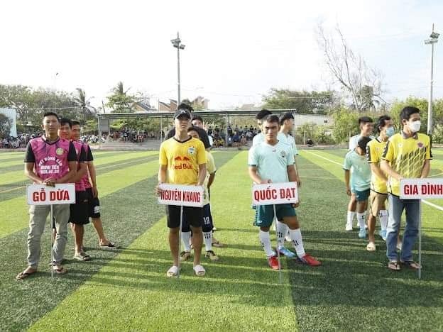 Nhộn nhịp và chuyên nghiệp ở sân chơi bóng đá Lê Thanh Phong - ảnh 3