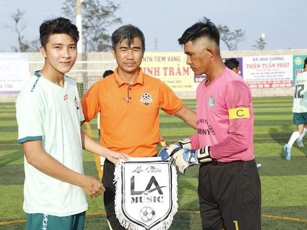 Nhộn nhịp và chuyên nghiệp ở sân chơi bóng đá Lê Thanh Phong - ảnh 4