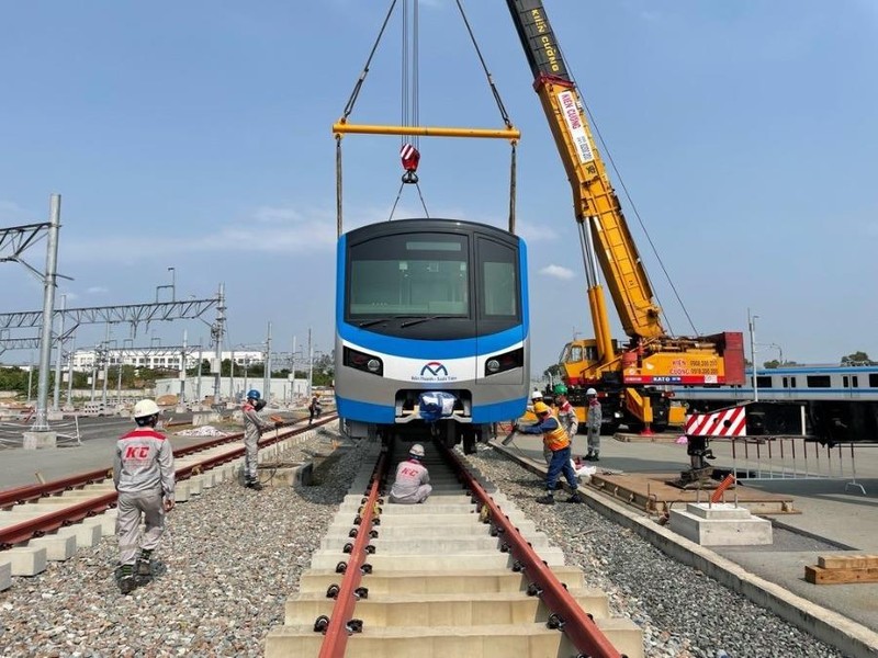 2 đoàn tàu metro được hạ đặt ở đường ray Depot Long Bình, TP Thủ Đức - ảnh 4