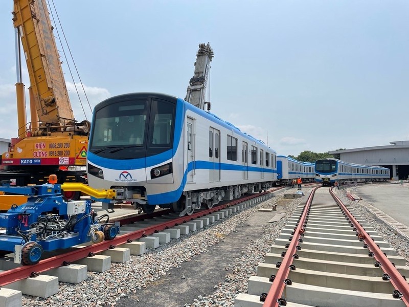 2 đoàn tàu metro được hạ đặt ở đường ray Depot Long Bình, TP Thủ Đức - ảnh 6