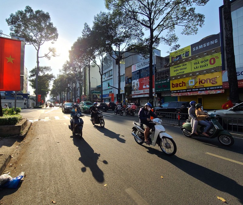 Đường phố Sài Gòn với những khoảnh khắc chiều cuối năm - ảnh 5