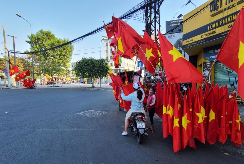 Đường phố Sài Gòn với những khoảnh khắc chiều cuối năm - ảnh 2