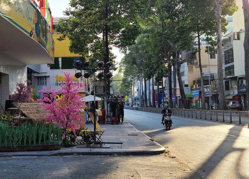 Đường phố Sài Gòn với những khoảnh khắc chiều cuối năm - ảnh 9