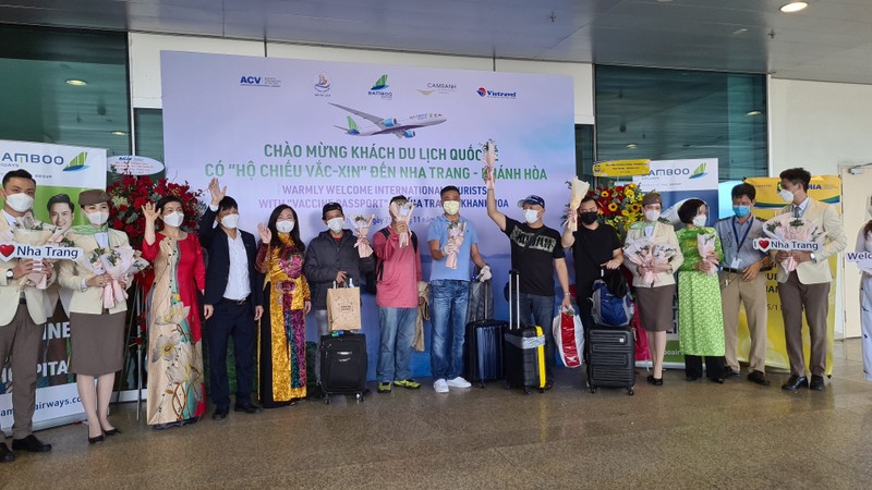 Khánh Hòa đón đoàn khách du lịch quốc tế có hộ chiếu vaccine - ảnh 2