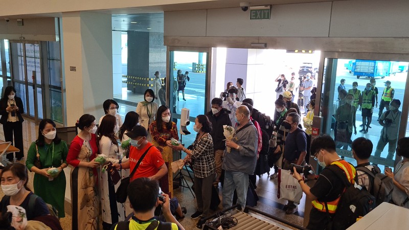 Khánh Hòa đón đoàn khách du lịch quốc tế có hộ chiếu vaccine - ảnh 3