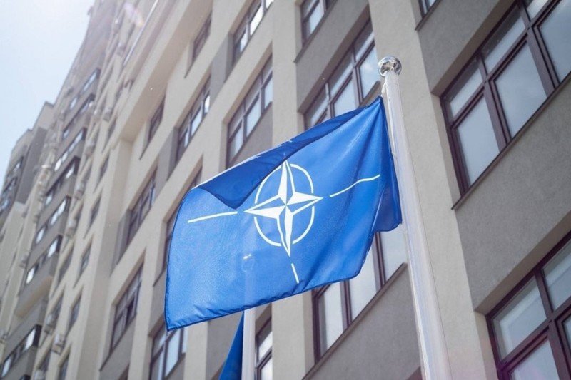 NATO sơ tán nhân viên khỏi Kiev - ảnh 1
