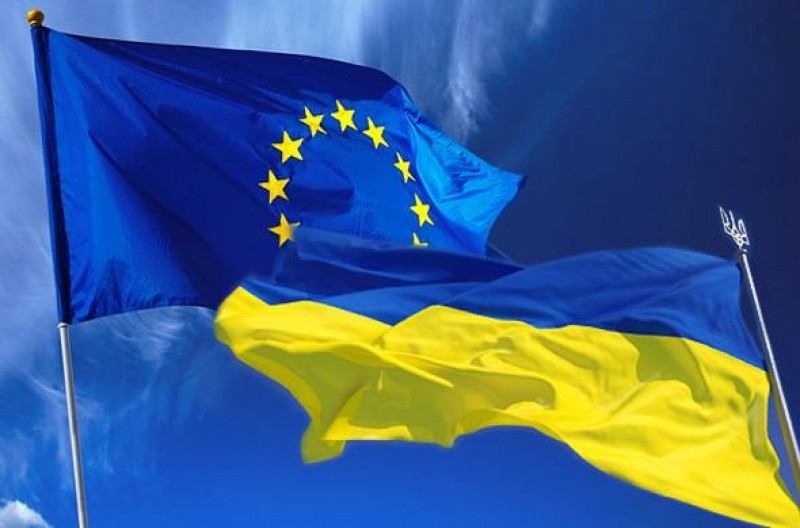 EU viện trợ gói vũ khí, chiến đấu cơ trị giá 500 triệu EUR cho Ukraine - ảnh 1