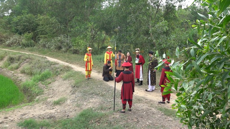 Tô Hoàng có nằm mơ cũng không ngờ người mà hắn hành hạ chính là con trai mình - ảnh 1