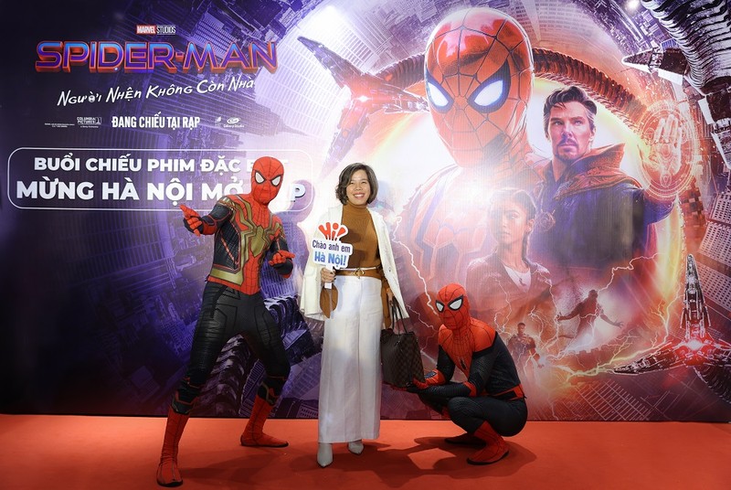 Khán giả cùng dàn sao Hà Nội háo hức xem Spider-Man: No way home  - ảnh 6