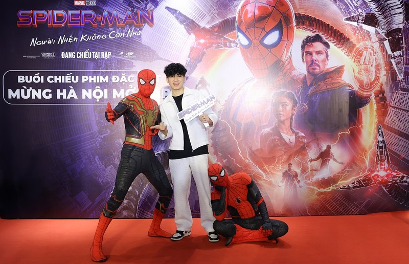 Khán giả cùng dàn sao Hà Nội háo hức xem Spider-Man: No way home  - ảnh 7