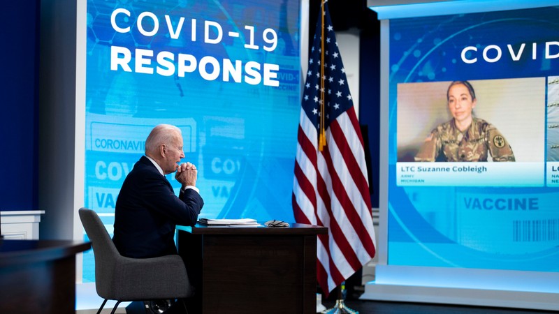 Omicron lan rộng, ông Biden chỉ đạo mua thêm 500 triệu kit xét nghiệm COVID-19 - ảnh 1