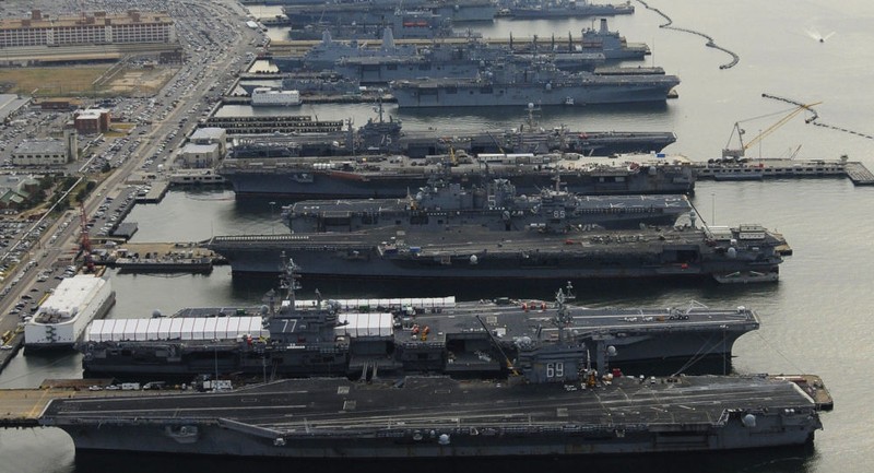 Hàng loạt tàu sân bay Mỹ tập trung ở cảng Norfolk, bang Virginia (Mỹ). Ảnh: SPUTNIK