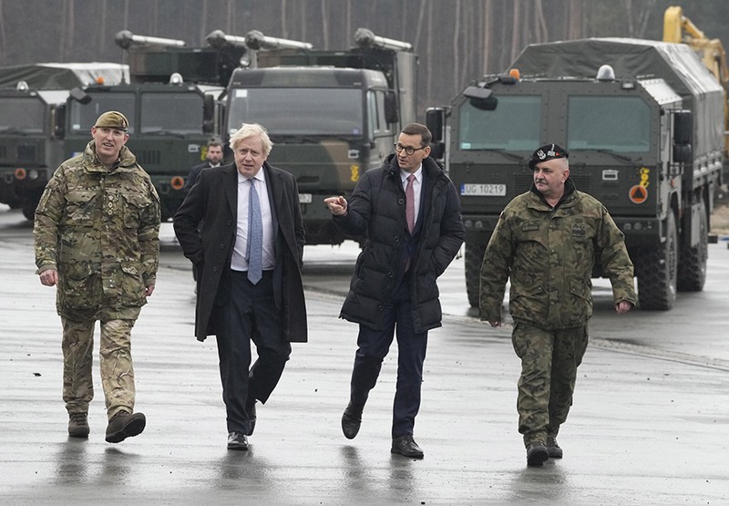 Đối đầu Nga - Ukraine mở đường liên minh quân sự mới - ảnh 1