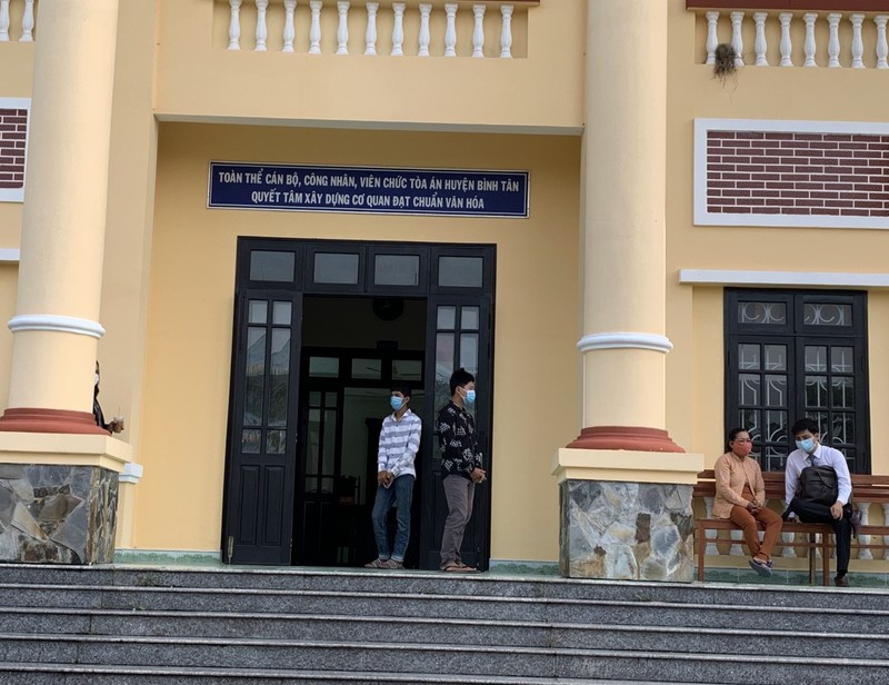 Tuyên án vụ chặn đường học sinh cướp tiền ở Vĩnh Long - ảnh 3