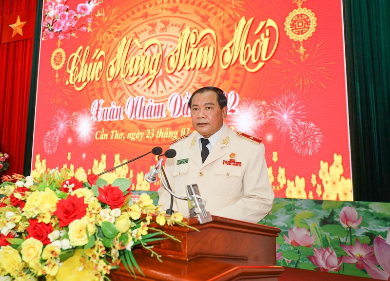 Thủ tướng Phạm Minh Chính thăm, chúc Tết cán bộ, chiến sĩ Công an TP Cần Thơ - ảnh 1