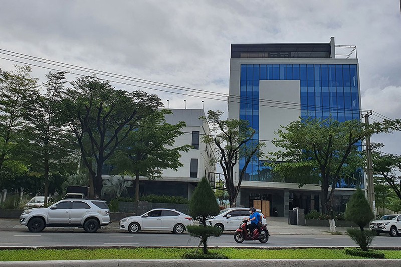Bệnh viện 7 tầng giữa TP Đà Nẵng xây không phép - ảnh 1